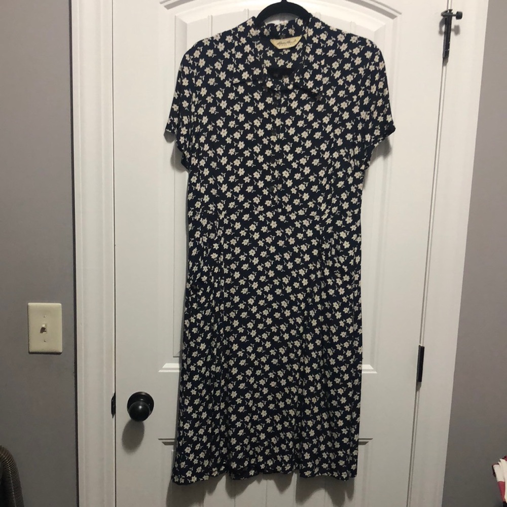 Women’s dress. Size medium petite.